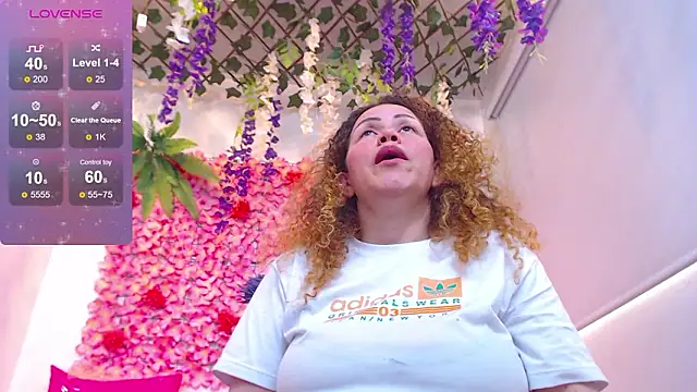 Snapshot of BLONDE_SEXYHOT chatting on 27, 2, 2026 BLONDE SEXYHOT online show from 27, 2, 2026