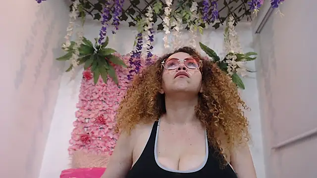 Snapshot of BLONDE_SEXYHOT chatting on 14, 4, 2026 BLONDE SEXYHOT online show from 14, 4, 2026