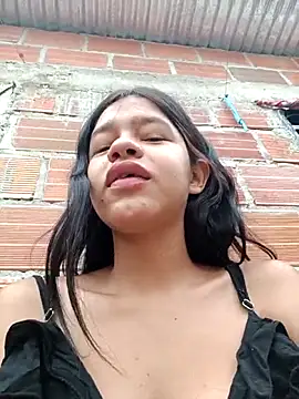 Snapshot of Little_Pau_Dirty chatting on 14, 10, 2025 Little Pau Dirty online show from 14, 10, 2025