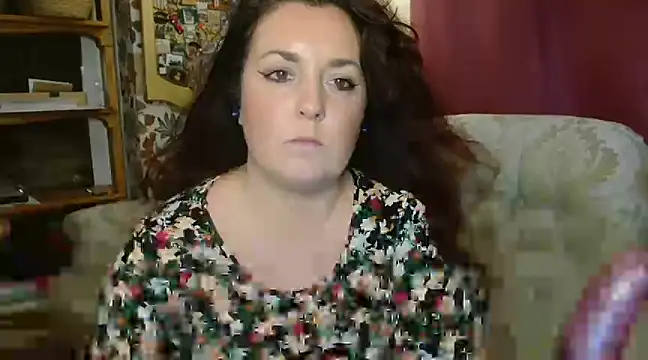 Snapshot of curvyisabella90 chatting on 12, 2, 2025 curvyisabella90 online show from 12, 2, 2025