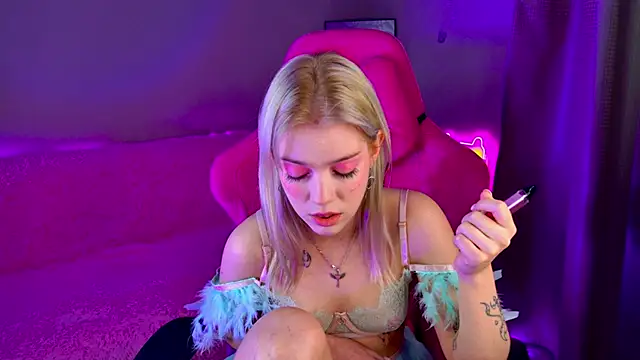 Shawty Blonde online show from 5, 2, 2025