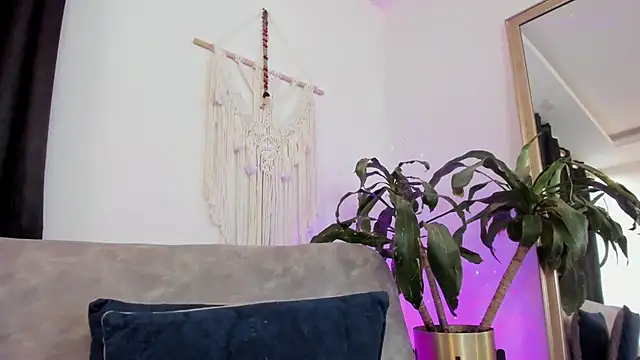 aaroncolombia online show from 18, 4, 2026