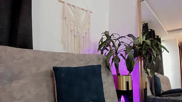 aaroncolombia online show from 21, 4, 2026