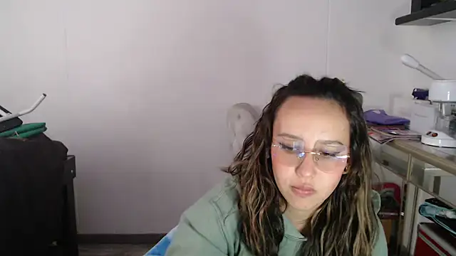 Skarlet Adams28 online show from 4, 3, 2025