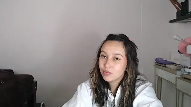 Skarlet Adams28 online show from 17, 3, 2025