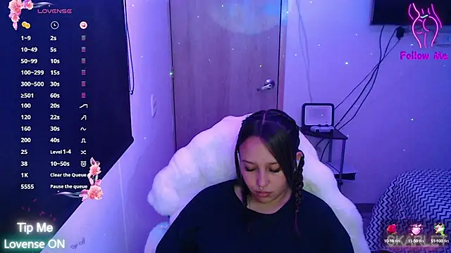 Skarlet Adams28 online show from 26, 9, 2025