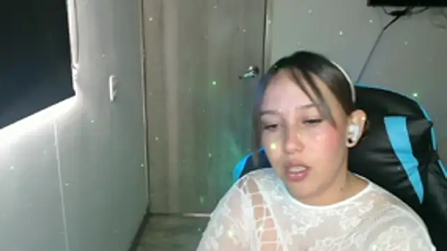 Skarlet Adams28 online show from 4, 3, 2026