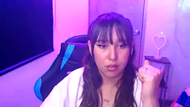 Skarlet Adams28 online show from 7, 5, 2026