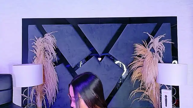 KylieWhite online show from 5, 11, 2025