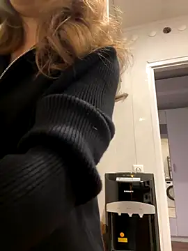 CharleneWoods online show from 18, 10, 2025