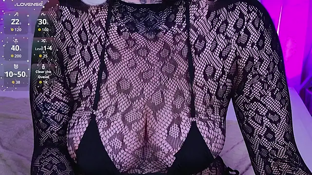 Snapshot of SherriMartinez chatting on 9, 9, 2025 SherriMartinez online show from 9, 9, 2025