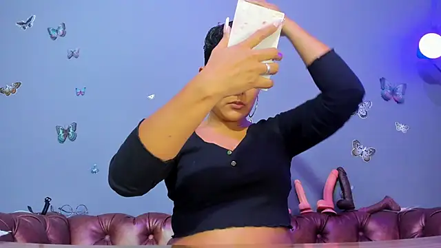 Kaira mosse online show from 20, 12, 2025