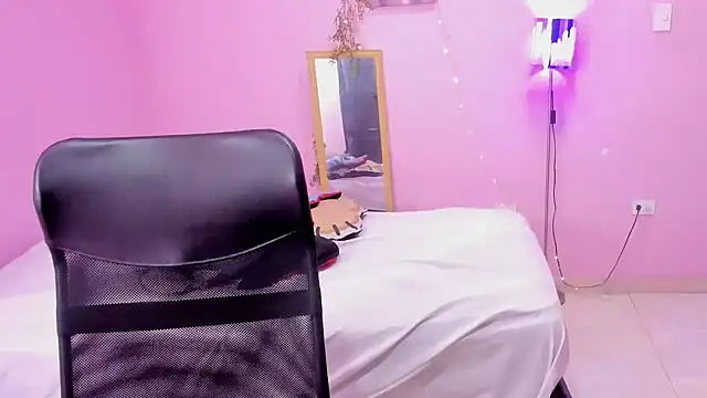 TEE DIRTY SQUIRT online show from 1, 3, 2025