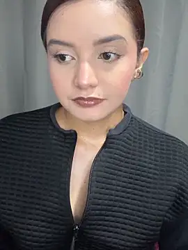 Snapshot of Melanyprada chatting on 8, 4, 2026 Melanyprada online show from 8, 4, 2026