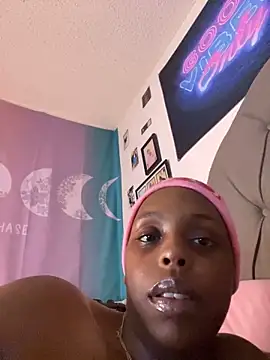 Snapshot of HazelNutt21 chatting on 2, 12, 2024 HazelNutt21 online show from 2, 12, 2024