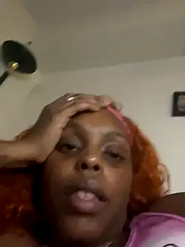 Snapshot of HazelNutt21 chatting on 4, 12, 2024 HazelNutt21 online show from 4, 12, 2024