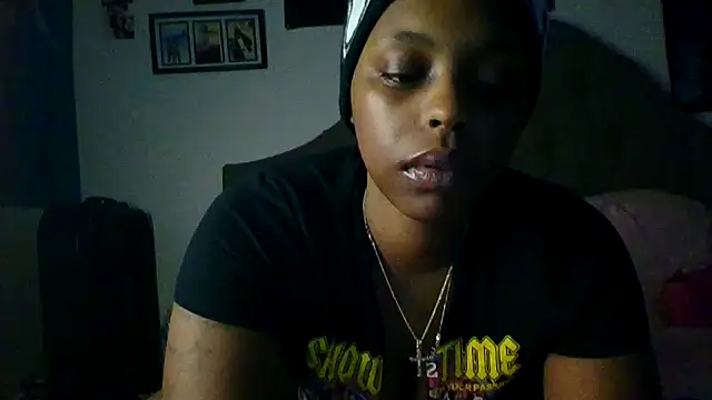 Snapshot of HazelNutt21 chatting on 12, 12, 2024 HazelNutt21 online show from 12, 12, 2024
