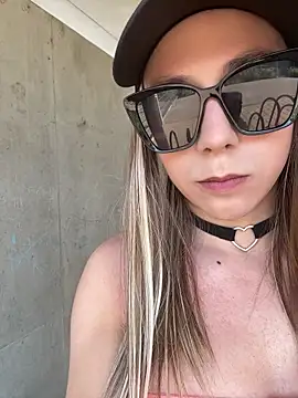 See my Boobs  online show from 25, 5, 2026