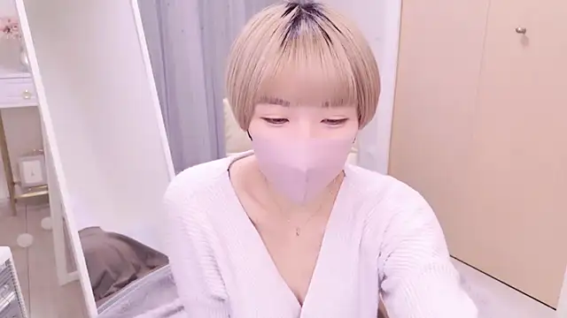 ICHIGOchan  online show from 6, 1, 2025