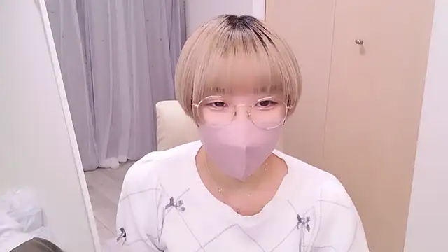 ICHIGOchan  online show from 12, 1, 2025