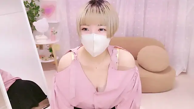 ICHIGOchan  online show from 2, 2, 2025