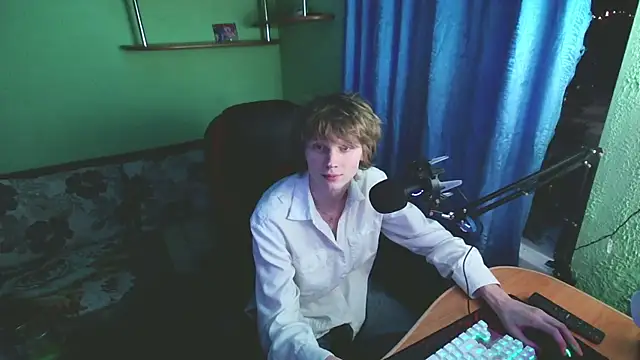 fameboyboo online show from 4, 2, 2026