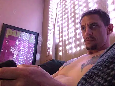 Snapshot of Highfrog1 chatting on 15, 9, 2025 Highfrog1 online show from 15, 9, 2025