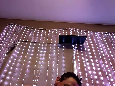 Snapshot of Highfrog1 chatting on 8, 10, 2025 Highfrog1 online show from 8, 10, 2025