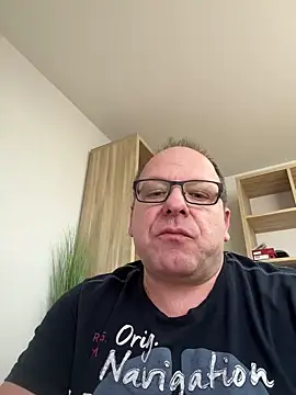 Snapshot of coupleLatinaLovers chatting on 18, 12, 2024 coupleLatinaLovers online show from 18, 12, 2024