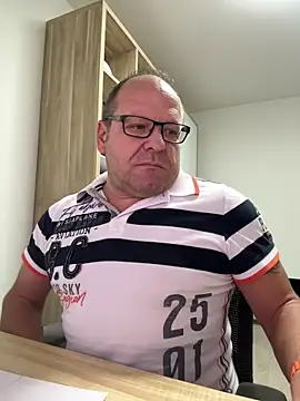 Snapshot of coupleLatinaLovers chatting on 13, 10, 2025 coupleLatinaLovers online show from 13, 10, 2025