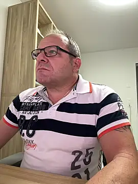 Snapshot of coupleLatinaLovers chatting on 16, 10, 2025 coupleLatinaLovers online show from 16, 10, 2025