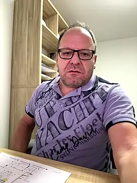 coupleLatinaLovers online show from 12, 11, 2025