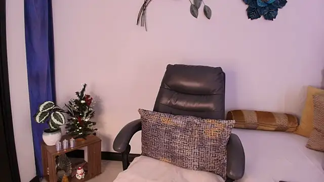 Saray M  online show from 15, 12, 2025