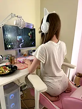 Snapshot of your_girl_next_door chatting on 30, 10, 2025 your girl next door online show from 30, 10, 2025