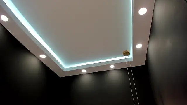 chloe zulay online show from 20, 2, 2025