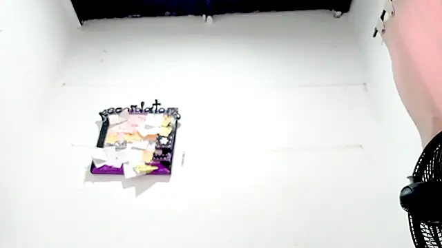 Snapshot of PetiteIvoryQueen19 chatting on 14, 9, 2025 PetiteIvoryQueen19 online show from 14, 9, 2025