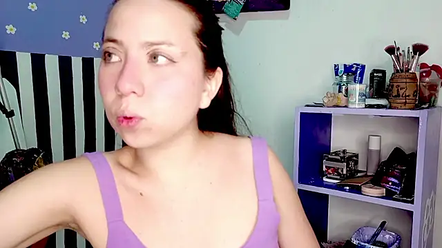 PetiteIvoryQueen19 online show from 19, 5, 2026