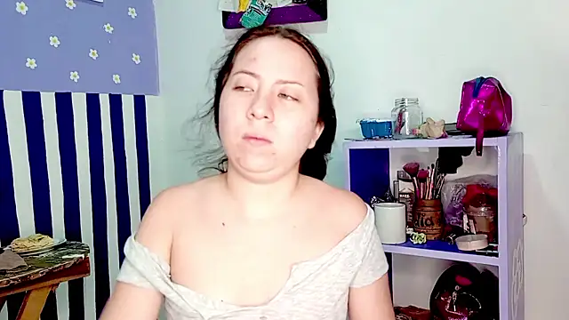 PetiteIvoryQueen19 online show from 23, 5, 2026