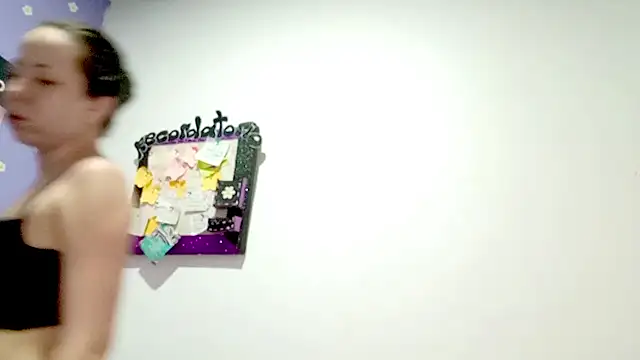 Snapshot of PetiteIvoryQueen19 chatting on 8, 6, 2026 PetiteIvoryQueen19 online show from 8, 6, 2026