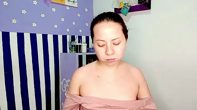 Snapshot of PetiteIvoryQueen19 chatting on 15, 6, 2026 PetiteIvoryQueen19 online show from 15, 6, 2026
