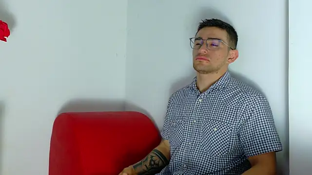 Sexy Alejandro  online show from 15, 5, 2026