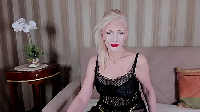 Snapshot of Rita_Farel chatting on 20, 12, 2025 Rita Farel online show from 20, 12, 2025