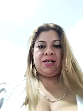 Laura-Hernandez online show from 26, 2, 2025