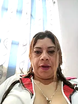 Snapshot of Laura-Hernandez chatting on 18, 9, 2025 Laura-Hernandez online show from 18, 9, 2025