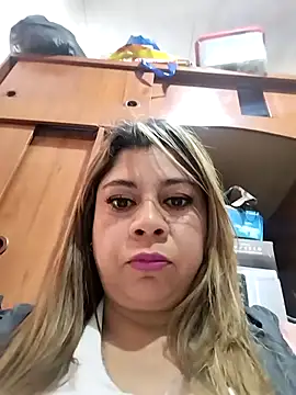 Snapshot of Laura-Hernandez chatting on 20, 9, 2025 Laura-Hernandez online show from 20, 9, 2025