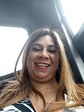 Snapshot of Laura-Hernandez chatting on 30, 10, 2025 Laura-Hernandez online show from 30, 10, 2025