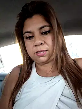 Laura-Hernandez online show from 10, 11, 2025