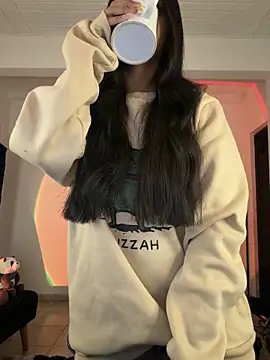 aly golden  online show from 25, 5, 2026