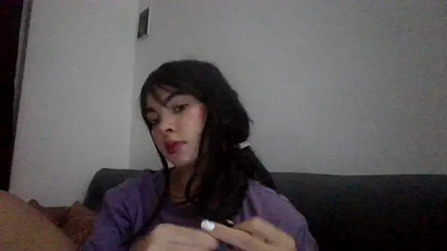Kiri Cutee online show from 16, 1, 2025