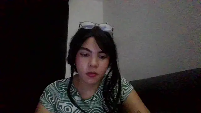 Kiri Cutee online show from 1, 2, 2025